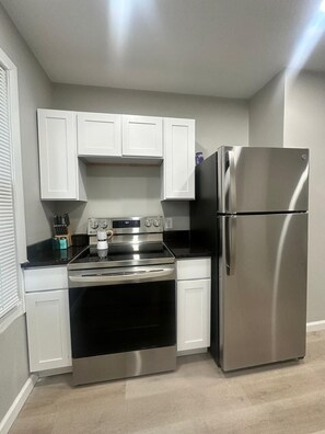 Mikroaaltouuni, uuni, liesi