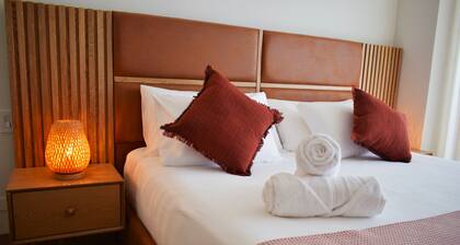 Luxury 2-Bedroom Oceanfront Apartment