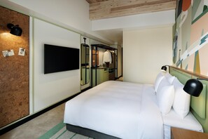 In-room safe, blackout drapes, iron/ironing board, free WiFi - Caption by Hyatt Kabutocho Tokyo (Tokyo)