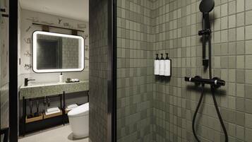 Dusche, kostenlose Toilettenartikel, Haartrockner, Hausschuhe