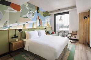 Kamar Deluks, 1 Tempat Tidur King | Brankas, tirai kedap cahaya, setrika/meja setrika, dan Wi-Fi gratis
