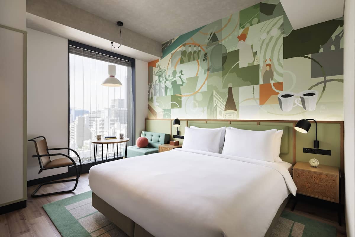 Room, 1 King Bed (High Floor) | In-room safe, blackout drapes, iron/ironing board, free WiFi