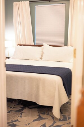 3 bedrooms, desk, iron/ironing board, free WiFi