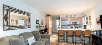 Great value and Ski Access at Base of Lift 7