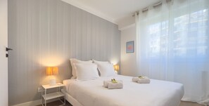 2 habitaciones, tabla de planchar con plancha, wifi y ropa de cama 