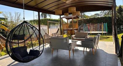 Spacious 5-bedroom house with WiFi, AC in lovely Brasília