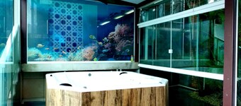 Spacious 5-bedroom house with WiFi, AC in lovely Brasília