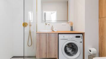 Superior Apartment | Bathroom