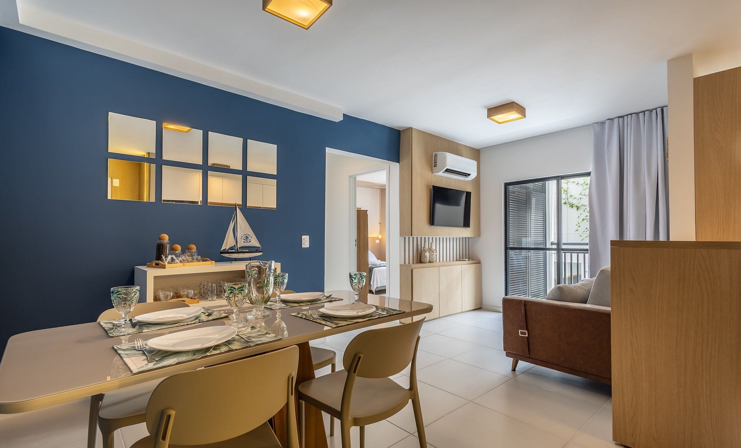 Basic Apartment | Dining