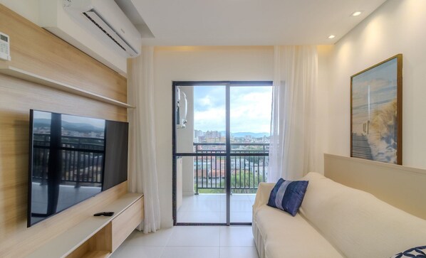 Basic Apartment | Living area