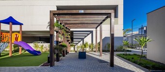 MCB - Apartments With Pool Near the Beach