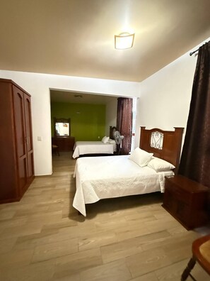 アイロン / アイロン台、WiFi、ベッドシーツ