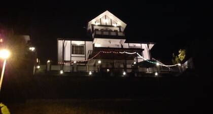 Cozy 10-bedroom bungalow in Cameron Highlands