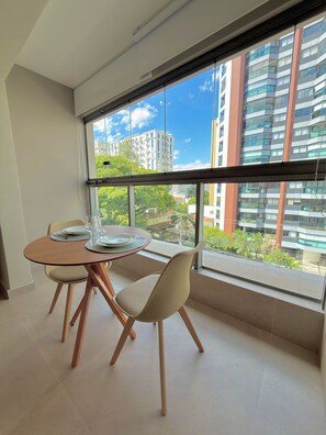 Basic Apartment | Dining - Innvista Allure Residencial Moema (São Paulo)