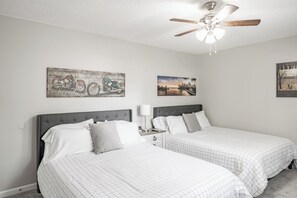 4 bedrooms, iron/ironing board, WiFi, bed sheets