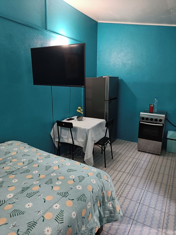 WiFi, bed sheets