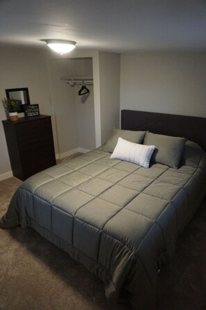 2 chambres, fer et planche à repasser, Wi-Fi, draps fournis