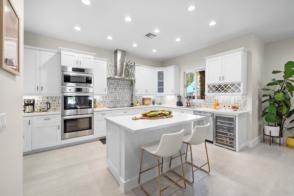 Micro-ondes, four, plaque de cuisson, lave-vaisselle