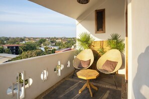 Cortinas blackout, ferros/tábuas de passar roupa, Wi-Fi de cortesia