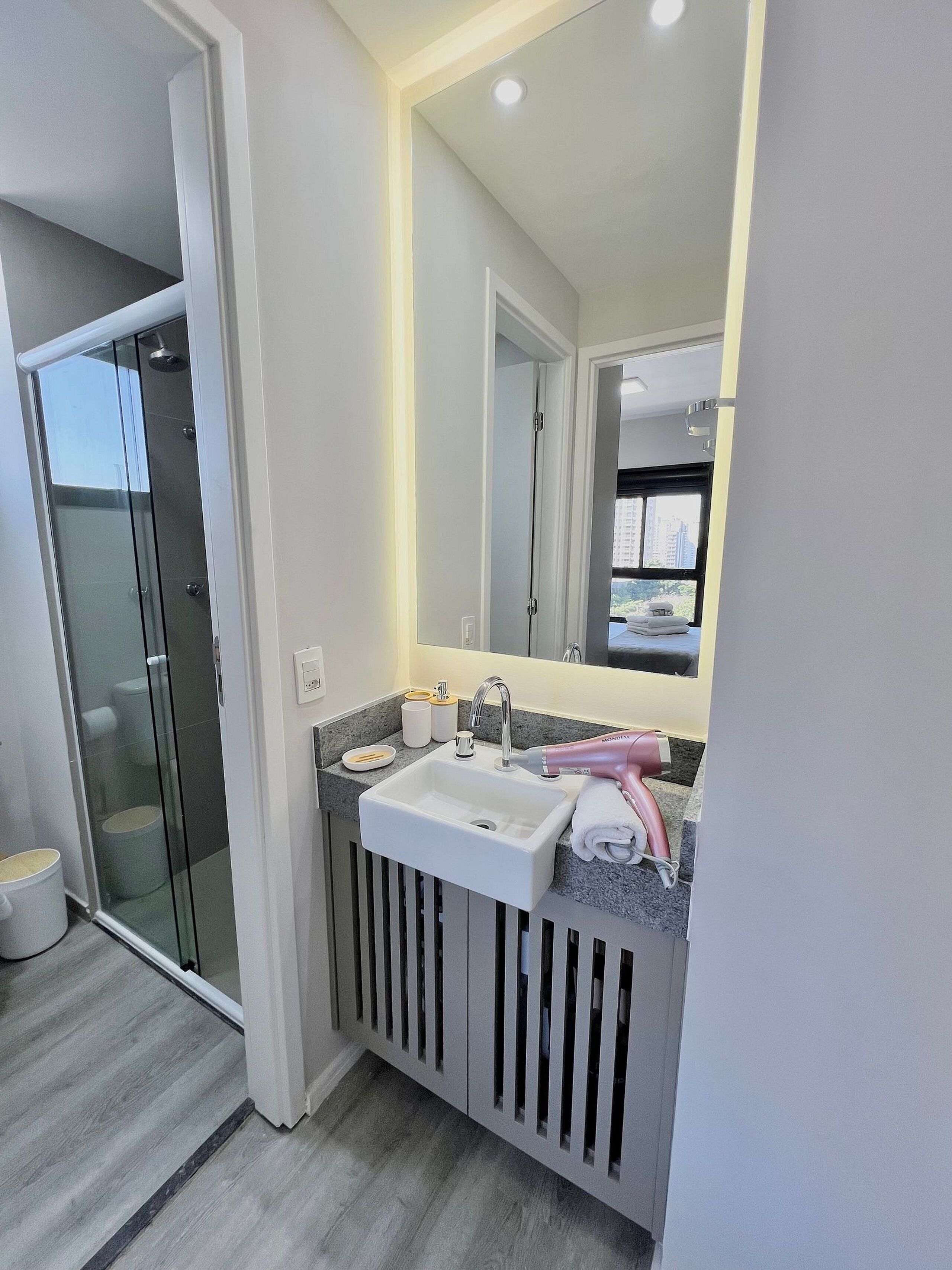 Classic Apartment | Bathroom