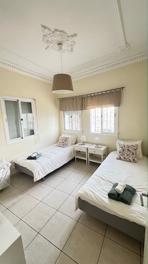 Down duvets, in-room safe, blackout curtains, iron/ironing board - Anfa Training (Bouznika)