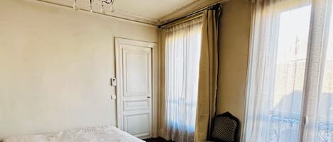Fer et planche à repasser, Wi-Fi, draps fournis