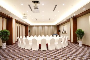 Unclassified image, 5 of 39, button - Tiantai Yunjie International Hotel (Xiuwu)