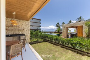 Basic Apartment | Outdoor dining
