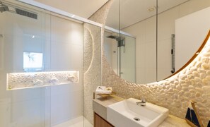 Basic Apartment | Bathroom - Modern Apartments by the Beach in Ilheus - PET (Ilhéus)
