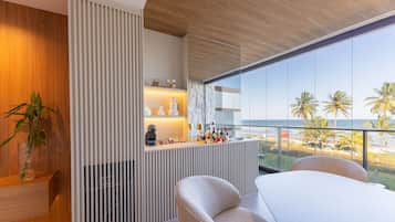 Basic Apartment | Dining