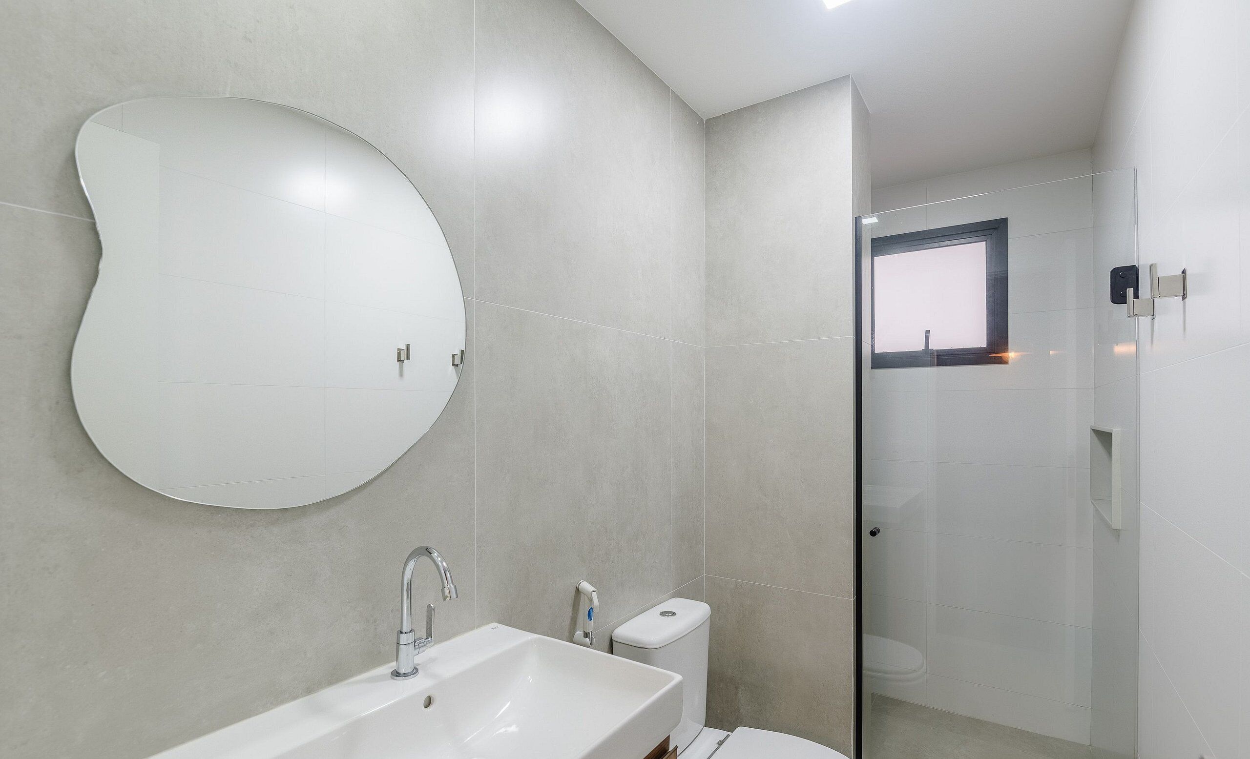 Basic Apartment | Bathroom