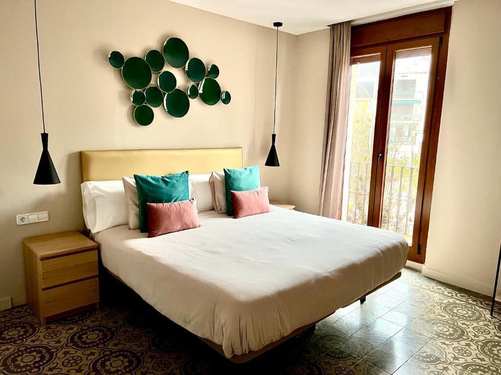 Deluxe tweepersoonskamer, balkon, uitzicht op stad | Een bureau, een laptopwerkplek, gratis wifi