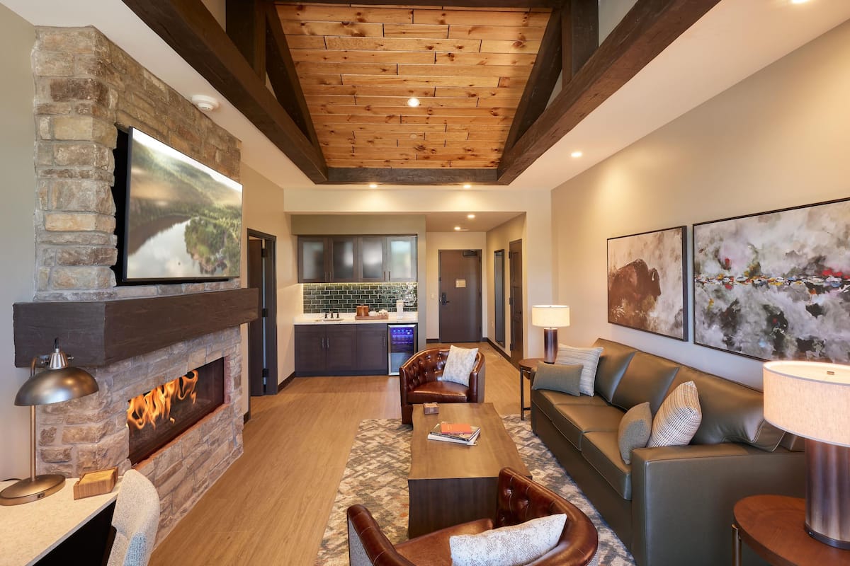 ห้องเอ็กเซกคิวทีฟสวีท, เตียงคิงไซส์ 1 เตียง และโซฟาเบด, ปลอดบุหรี่, ห้องมุม | ตู้นิรภัยในห้องพัก, พื้นที่ทำงานแบบใช้แล็ปท็อป, Wi-Fi ฟรี