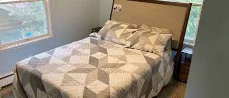 3 habitaciones, tabla de planchar con plancha, wifi y ropa de cama