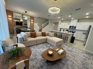 Apartment | 5 bedrooms, Internet - Family Friendly 5Bd Near Disney Windsor Cay 16136 (Clermont)