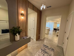 Apartment | 5 bedrooms, Internet - Family Friendly 5Bd Near Disney Windsor Cay 16136 (Clermont)