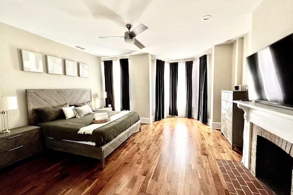 4 bedrooms, iron/ironing board, free WiFi, bed sheets