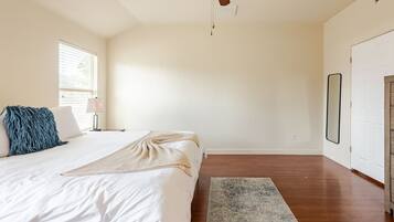 4 Schlafzimmer, Bügeleisen/Bügelbrett, WLAN, Bettwäsche