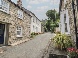 Exterior - St John's House (Newport)