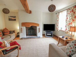 Living area - St Johns House (Newport)