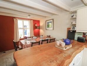 Dining - St John's House (Newport)