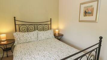 4 bedrooms, individually decorated, individually furnished, free WiFi