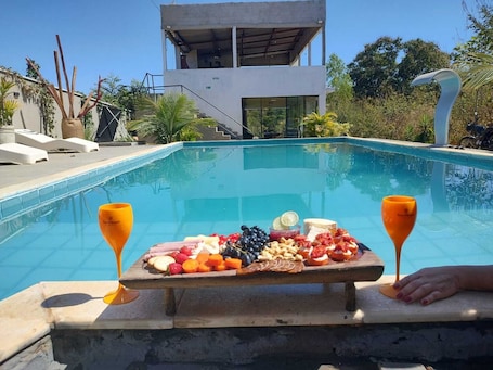 Pool. Country house for family events.