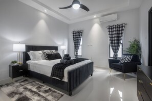 3 bedrooms, iron/ironing board, WiFi, bed sheets