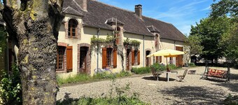Entire vacation home in Burgundy style: Longère des Daubénys