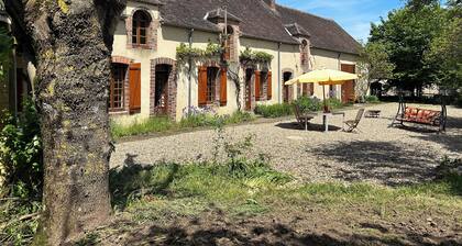 Entire vacation home in Burgundy style: Longère des Daubénys