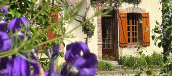 Entire vacation home in Burgundy style: Longère des Daubénys