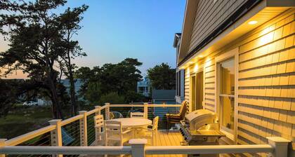 4 Bedrooms Beach house in beautiful Wells. AC, HOT TUB & SUNSET included