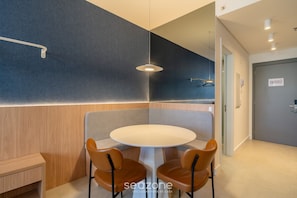 Basic Apartment | Dining