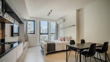 Basic Apartment | Dining